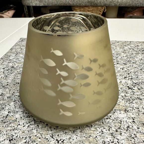 YANKEE CANDLE gold Tone Lamp Shade & Tray School of Fish pattern - Picture 4 of 8